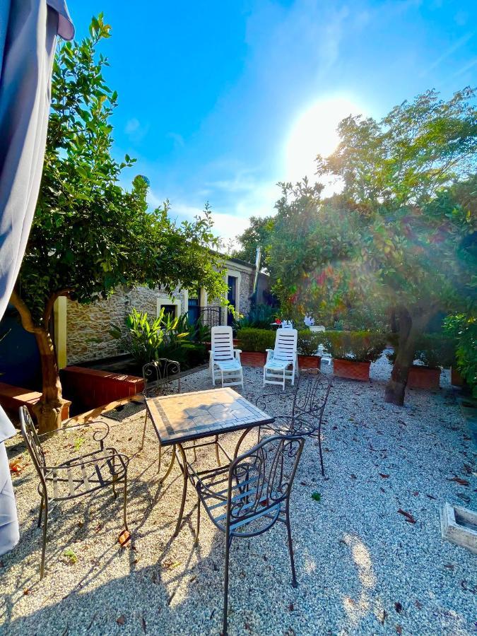 Апартаменты Il Giardino Di Athena 1 Пестум Экстерьер фото